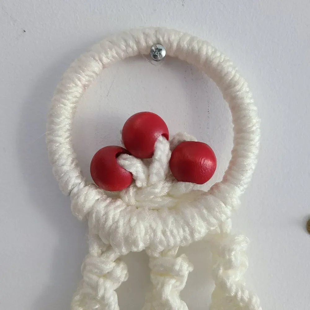 Macrame Merry Christmas Tree Greeting Card Holder Wall Hanging Vintage 1970s